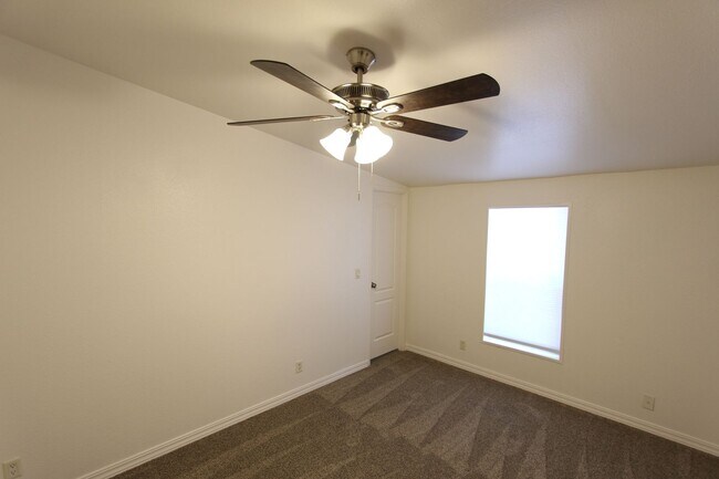 Building Photo - ** LEASE PENDING Parkside 3-Bedroom Home in Railroad Springs | Updated Interior | 2-Car Garage