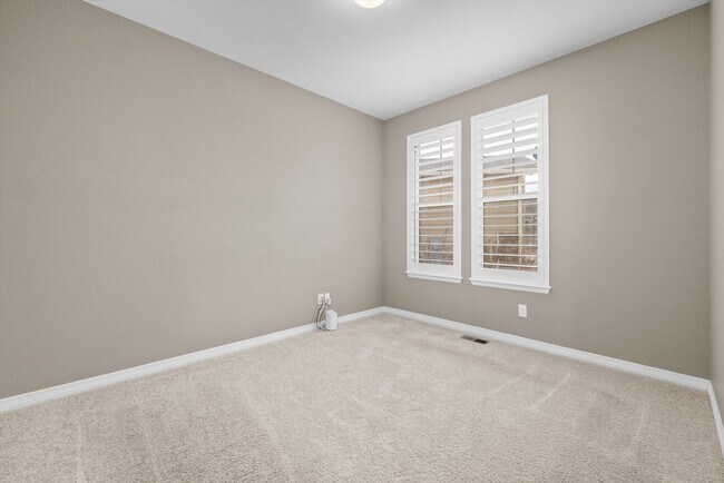 Building Photo - 8344 Coopers Hawk Way