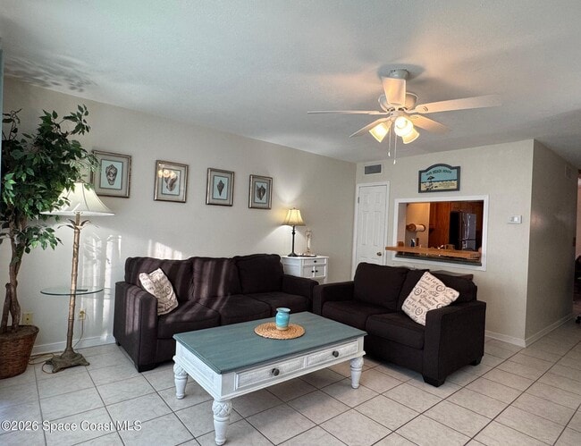 Building Photo - 917 Jamestown Ave