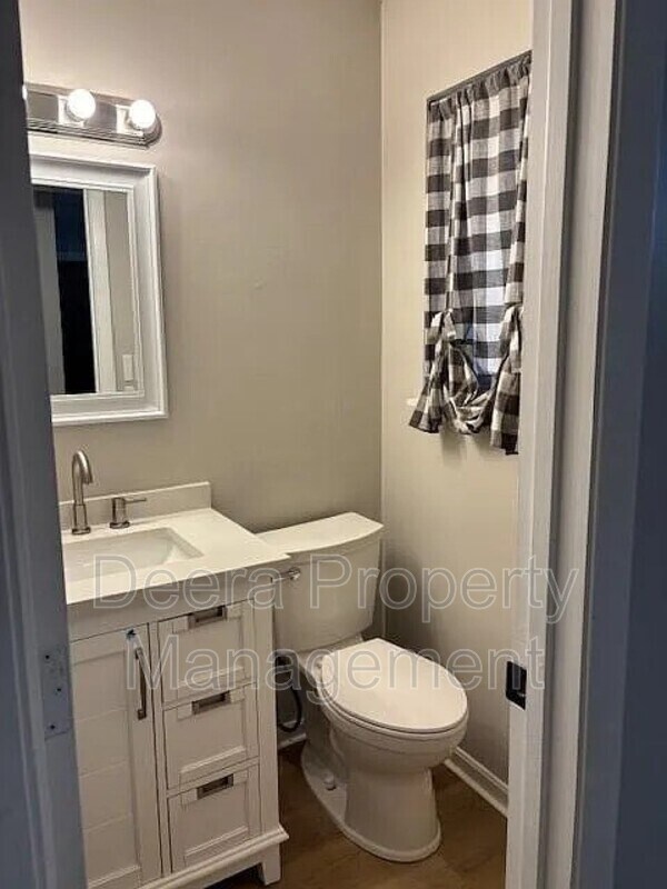 Building Photo - 9616 Hadley Dr