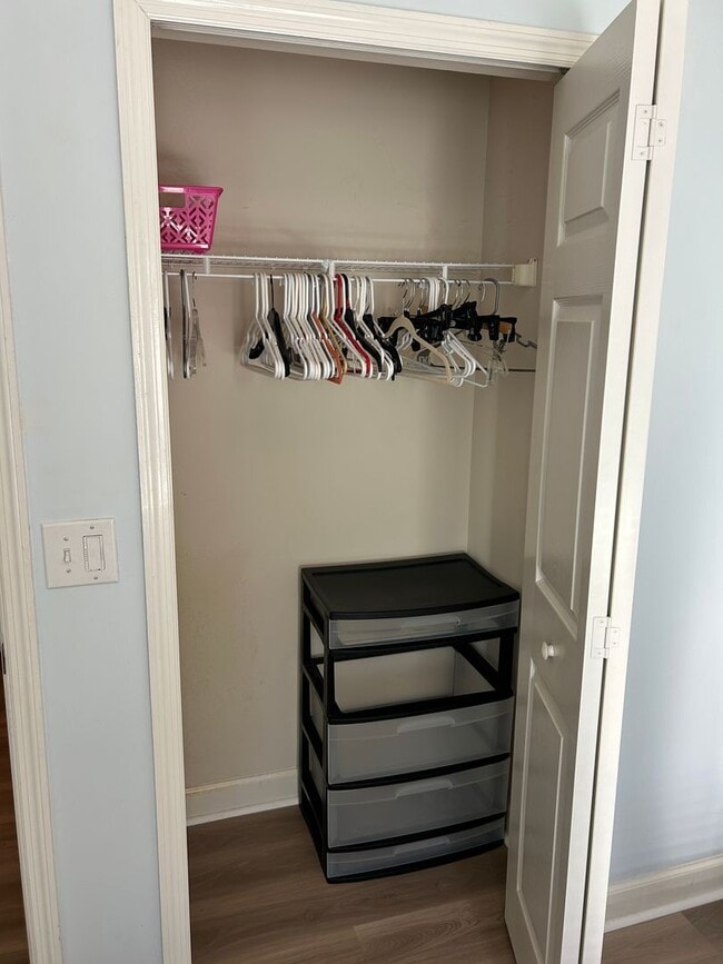 Building Photo - Fully Furnished: Stunning 3 - Bedroom 2.5 ...