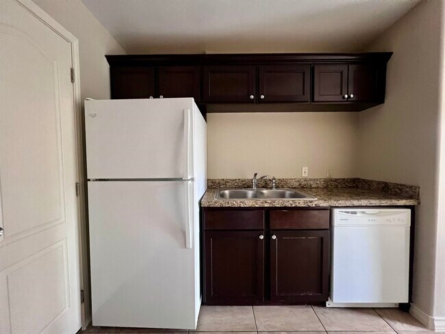 Building Photo - 408 Shiloh Dr