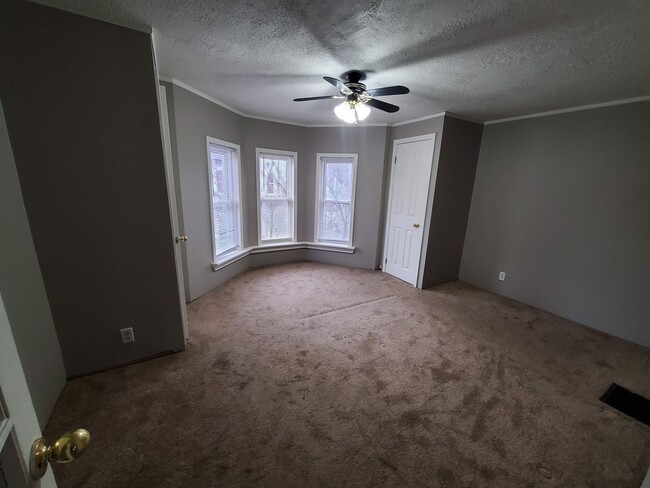 Building Photo - 8 Linwood Pl