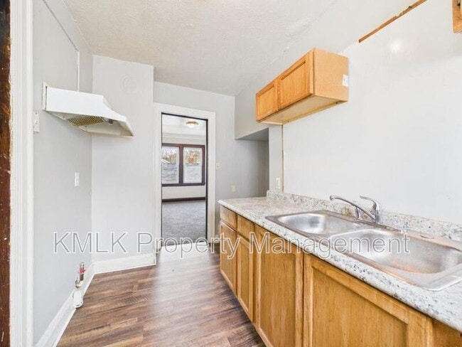 Building Photo - 918 Peckham St