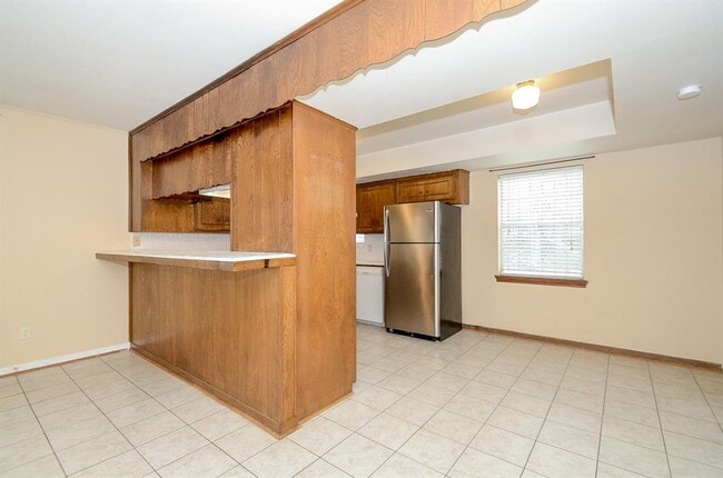 Building Photo - 701 Redan St