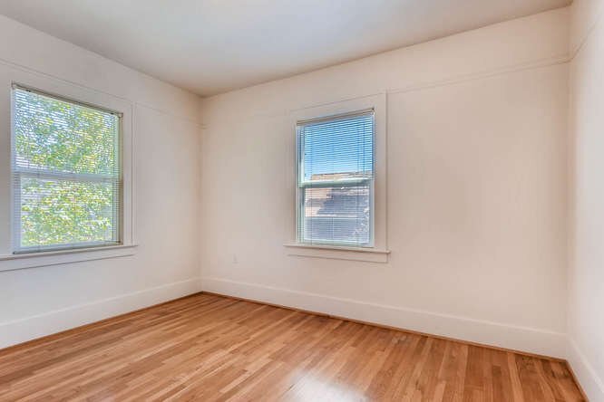 Building Photo - 5134 SE Hawthorne Blvd