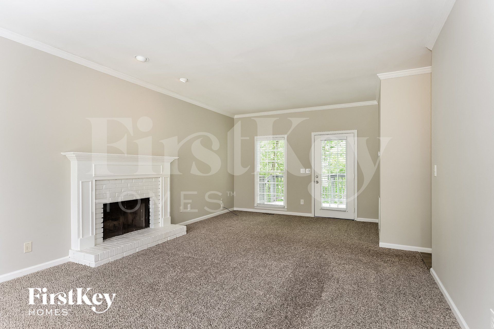 Building Photo - 1600 Brookview Cove