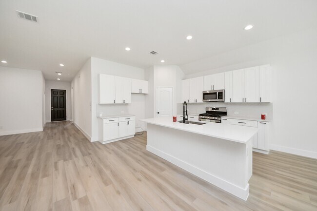 Building Photo - 14380 Zion Gate Crossing