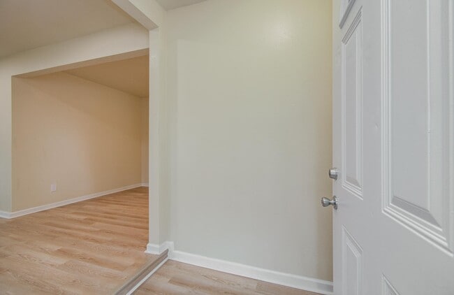 Building Photo - 6510 Cherrydale Dr