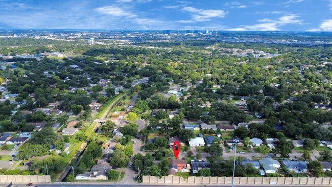 Building Photo - 7623 Barberton Dr