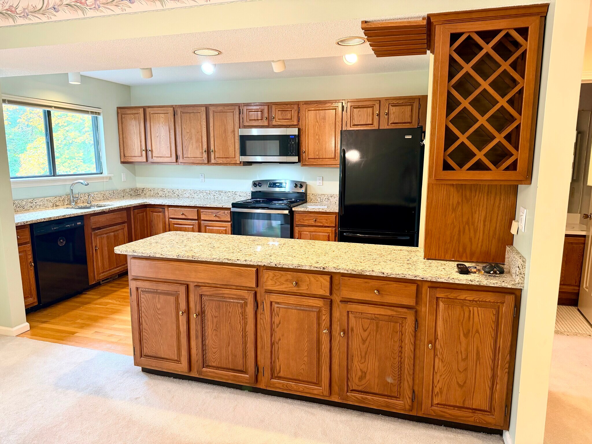 Whole Kitchen - 40 Crossroads Ln