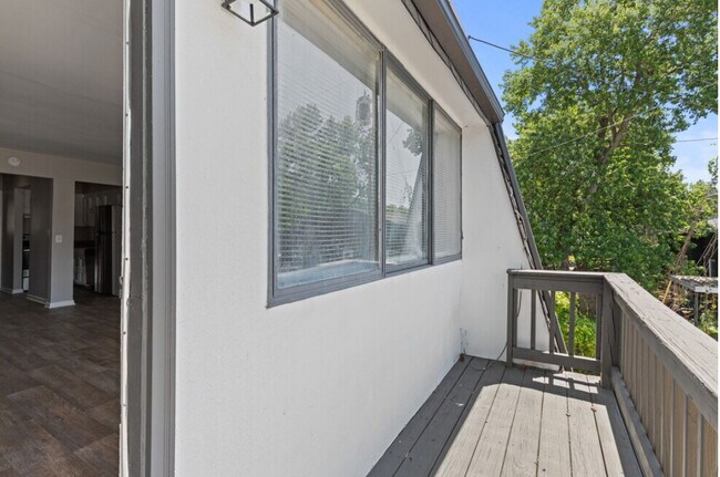 Building Photo - Madison Gardens