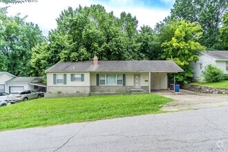 Building Photo - Cozy Comfort in a Great Location: Spacious...