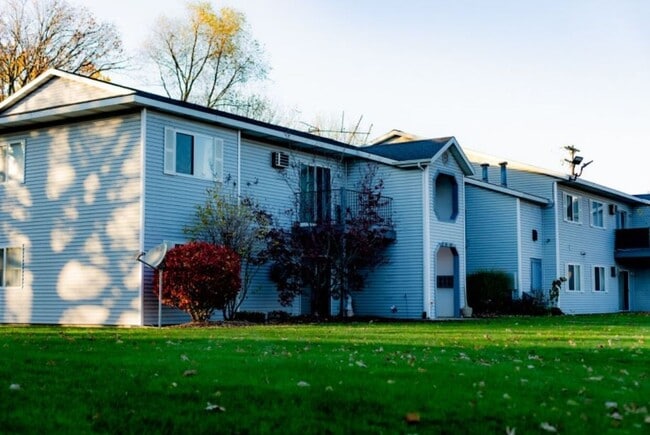 Primary Photo - Spacious One Bedroom Apartment - Main Floor!