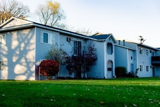 Building Photo - Spacious 1-Bedroom Apartment - Main Floor!