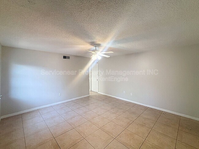 Building Photo - 10597 101st Ave