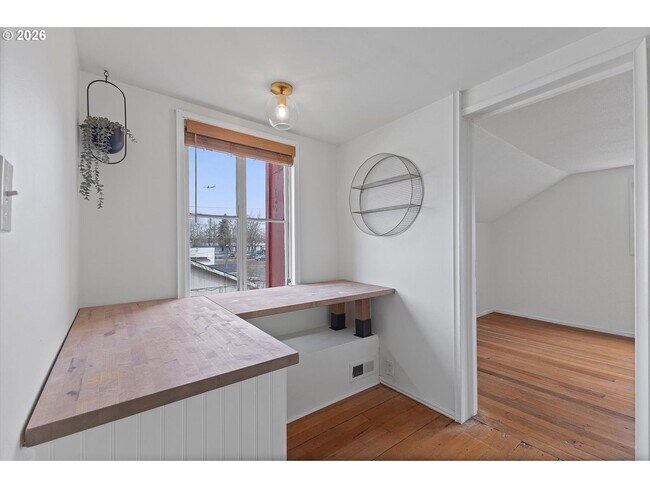 Building Photo - 4805 NE 110th Ave