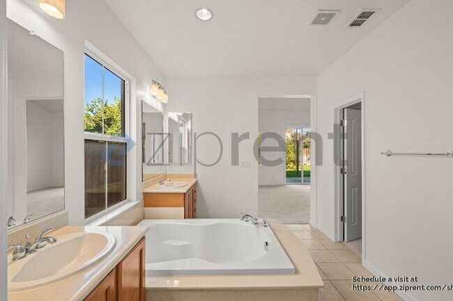 Building Photo - 155 E Heritage Dr