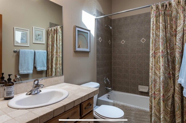 Building Photo - $4,500 - 4 Bed / 3 Bath Stunning Single Family Home in South Hill