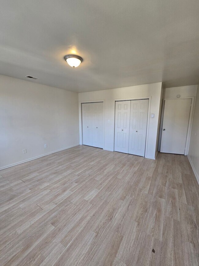 Building Photo - 223-225-225 N Fountain St