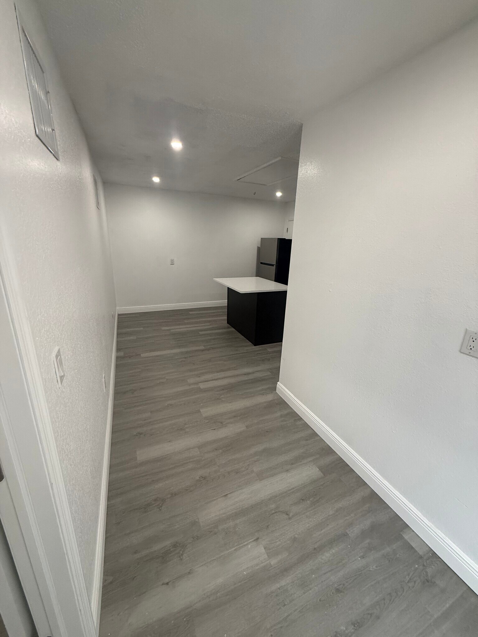 Building Photo - 2331 Glenridge Dr