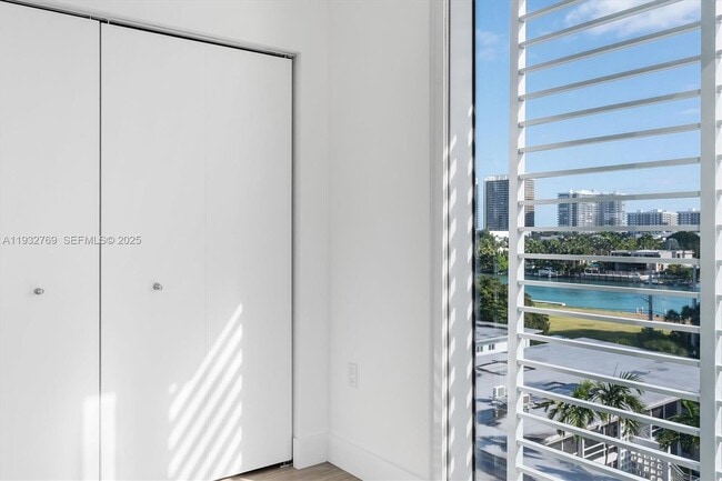 Building Photo - 1025 92nd St