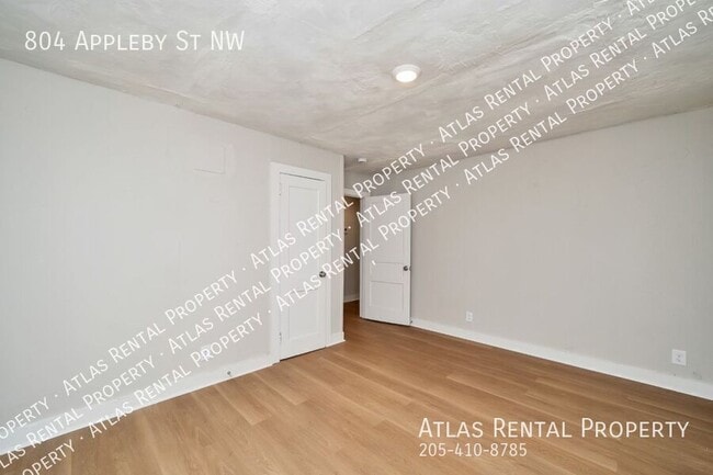 Building Photo - 804 Appleby St NW