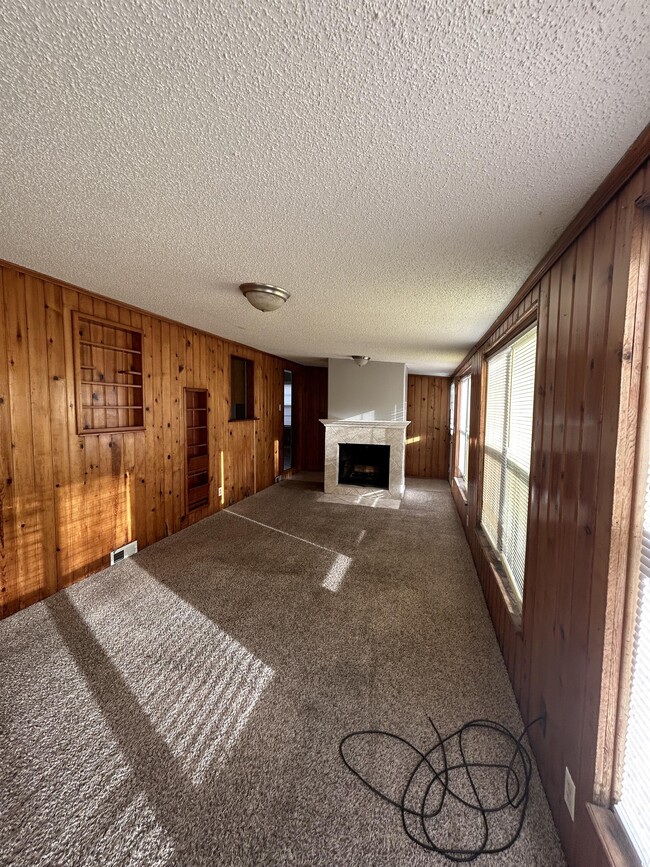 Building Photo - 1706 S Estelle St