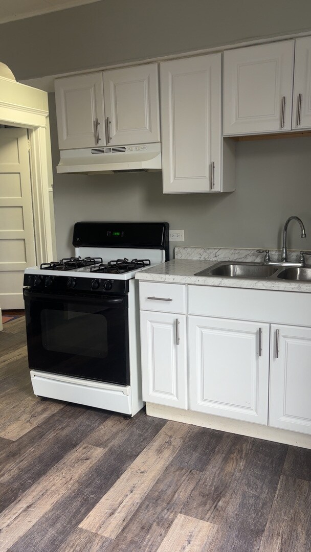 Building Photo - 5455 W Iowa St