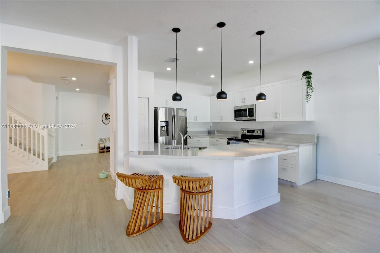 Building Photo - 21016 NE 2nd Ct