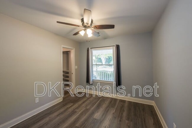 Building Photo - 898 Halston Ct