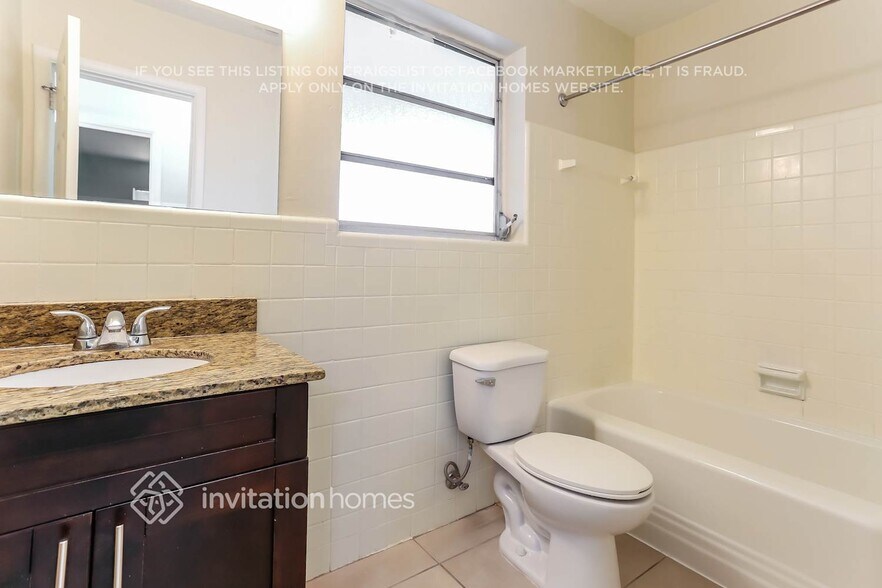 Building Photo - 3441 SW 20th Ct