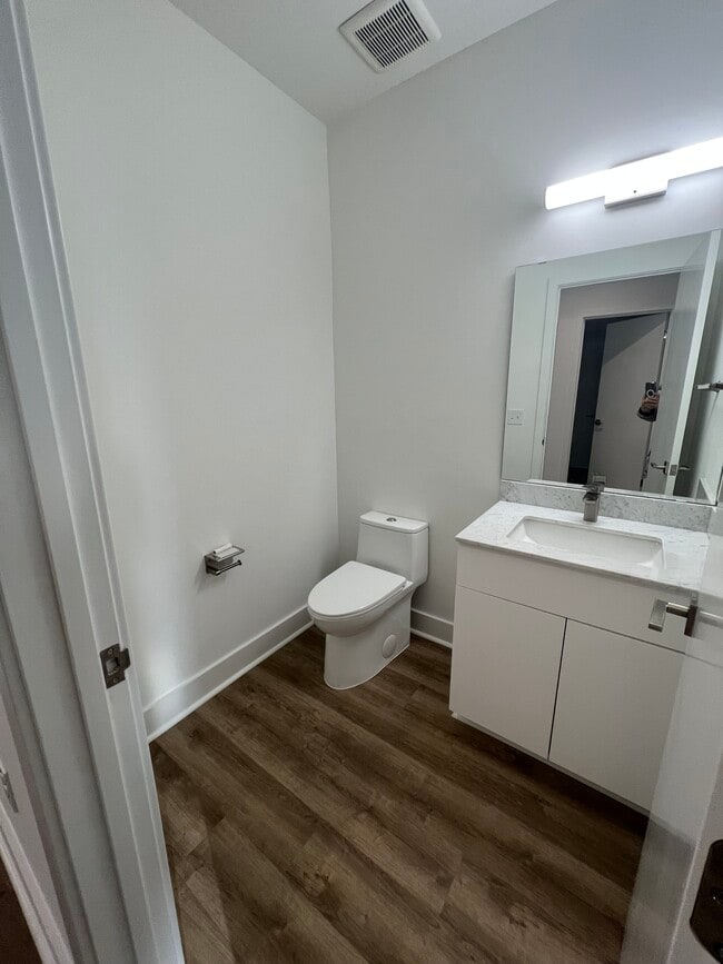 2nd floor - half BR - 1118 Nova St