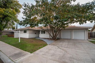 Building Photo - Remodeled Single Story in College neighborhood!