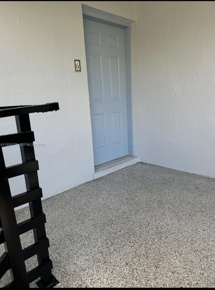 Building Photo - 9751 Wayne Ave