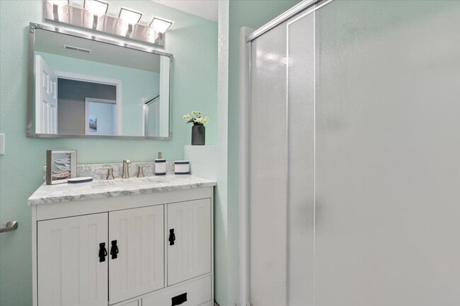 Building Photo - 24 Mimosa Rd