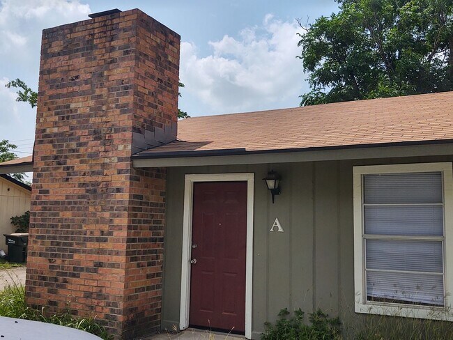 Primary Photo - 624 Mill St
