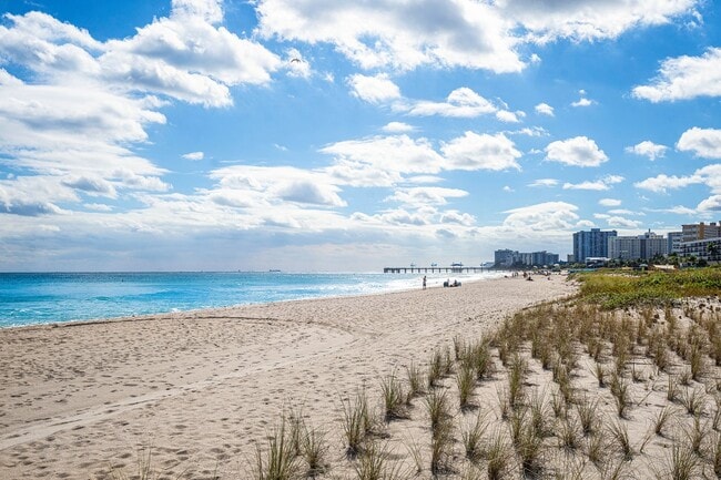 Building Photo - 730 N Ocean Blvd