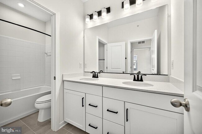 Building Photo - 20957 Bluebird Sq