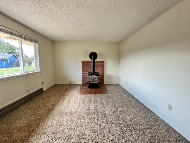 Building Photo - 4 Bedroom Home in Culdesac near CWU