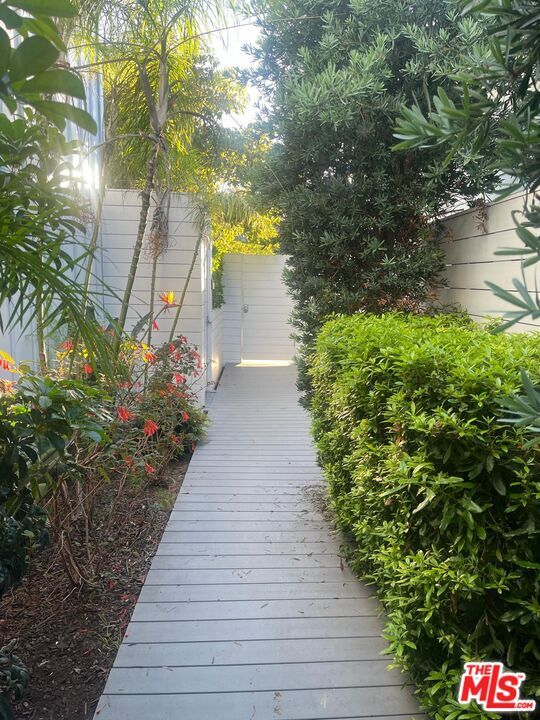 Building Photo - 338 Rennie Ave