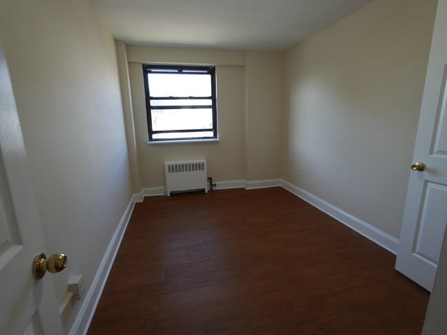 Building Photo - 6515 JFK Blvd E