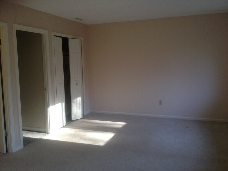 Building Photo - 180 Conestoga Way