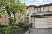 Building Photo - 31 Castle Ridge Dr