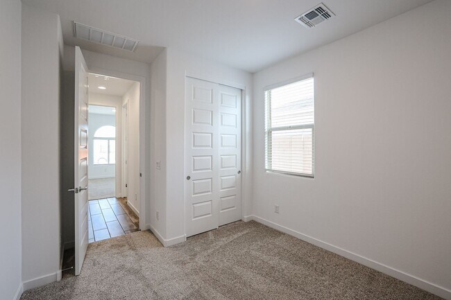 Building Photo - COMING SOON!! HOME IN TOLLESON! 4 BEDROOM 3 BATHROOMS!