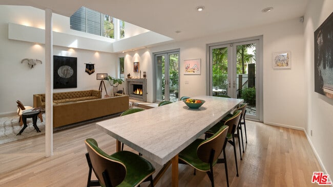 Building Photo - 131 Mast Mall