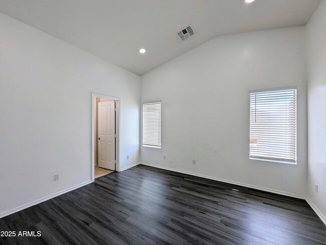 Building Photo - 13959 W Country Gables Dr