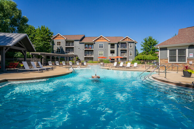 Building Photo - Fountains at Meadow Wood