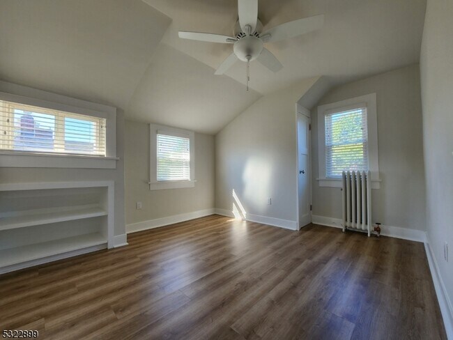 Building Photo - 17 Mountain View Pl