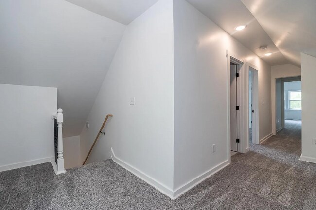 Building Photo - 2328 St James Ave